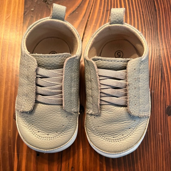 Little Love Bug, Grey Carter, size 5 - Picture 1 of 3